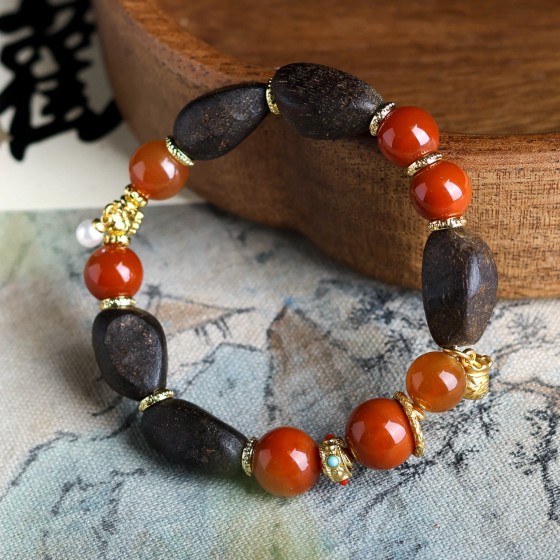 Handcrafted Nanhong Agate and Aloeswood Women’s Bracelet