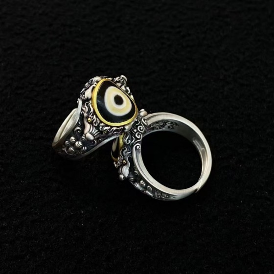 Tibetan Buddhist Rat of Wealth Silver Ring with Dzi Bead