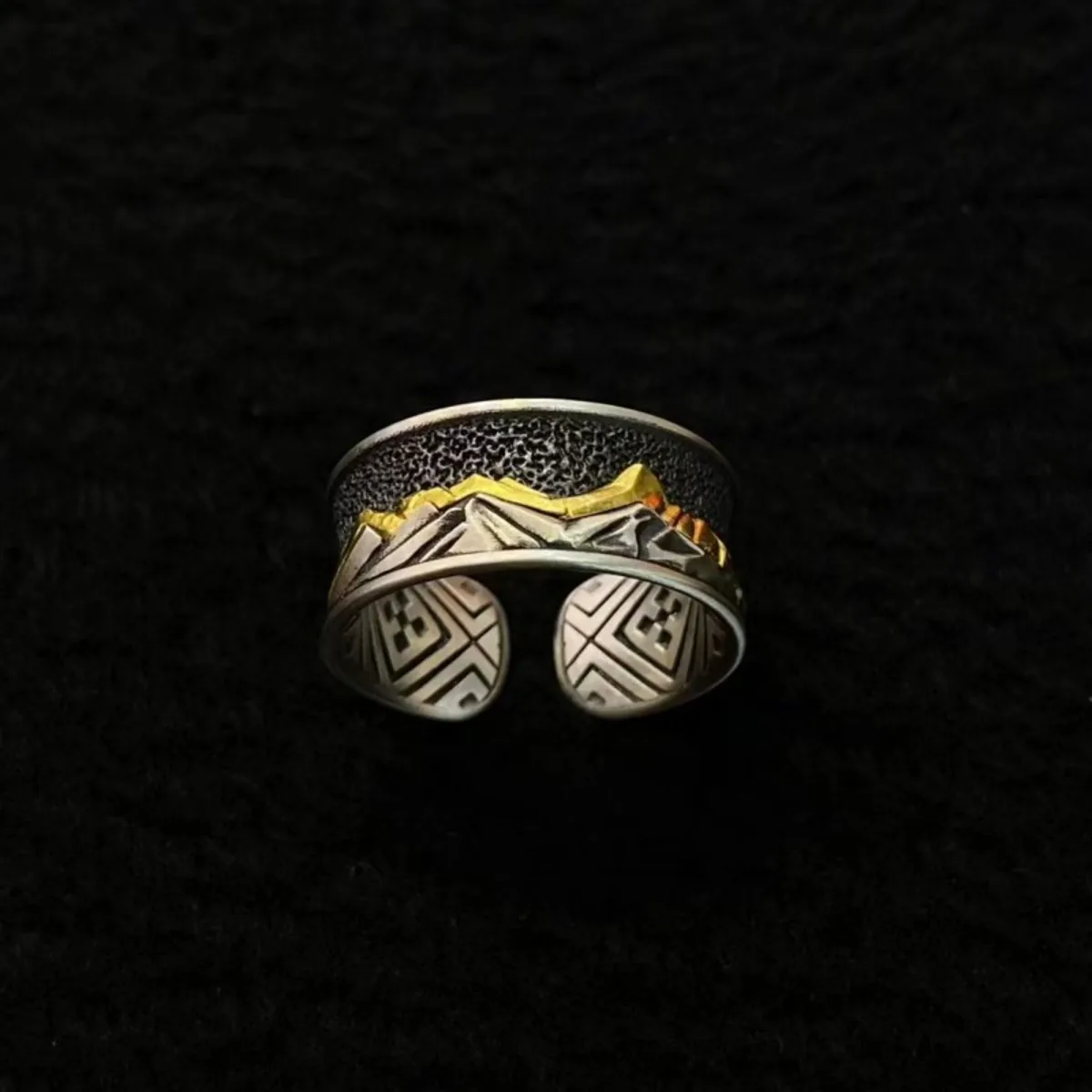 KyLin Aura sterling silver ring with snow mountain design