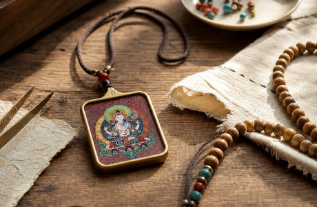 Gift-ready spiritual jewelry with thangka pendant and bracelet